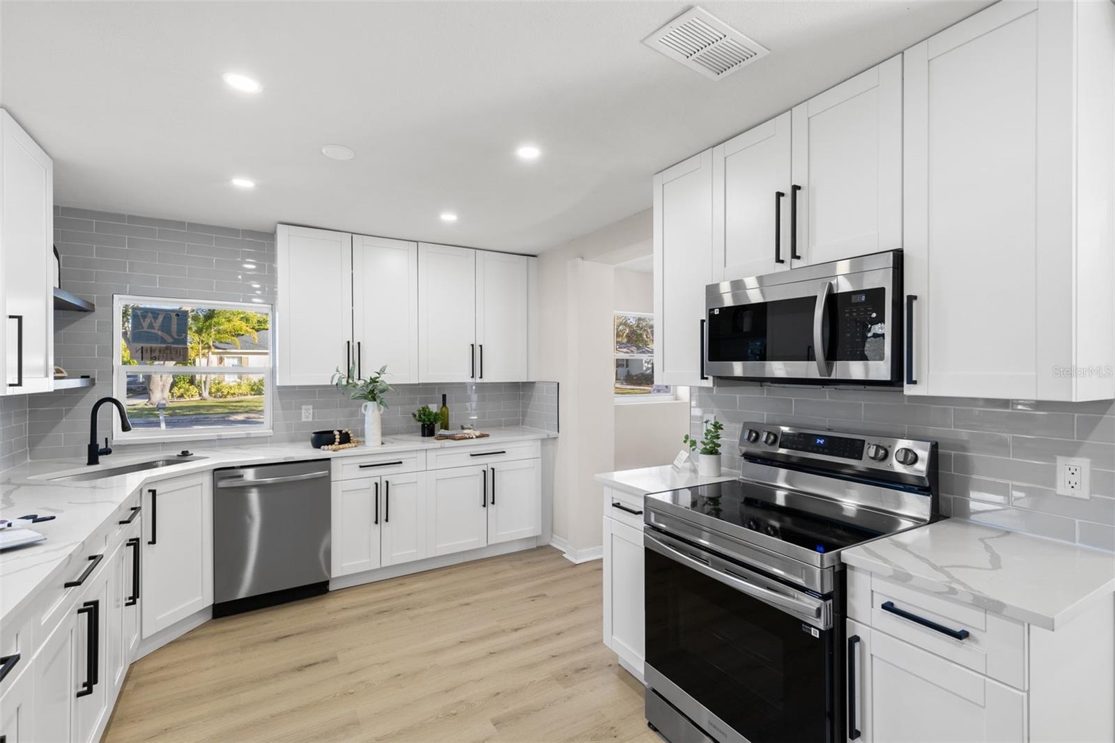 7301 S WEST SHORE BLVD — photo 8