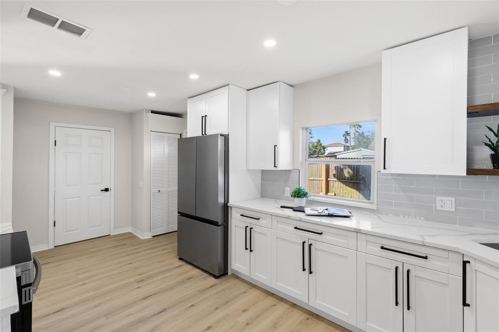 7301 S WEST SHORE BLVD — photo 10