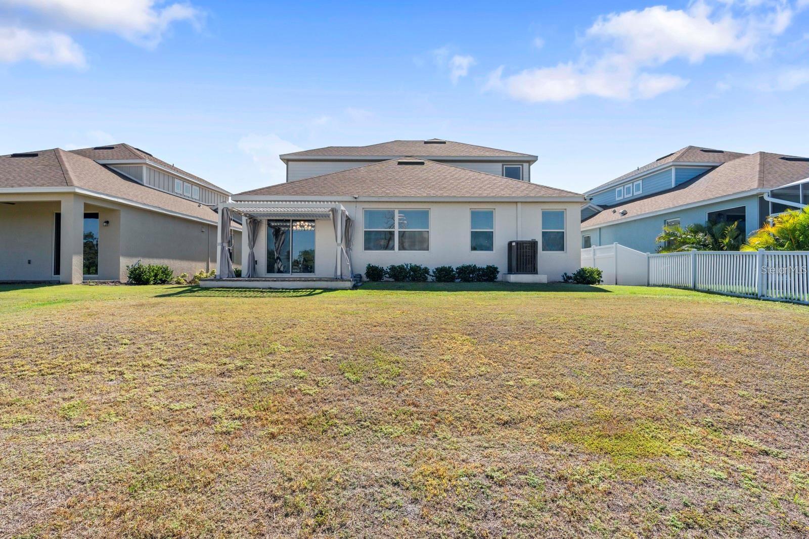 933 SIGNET DR — photo 47