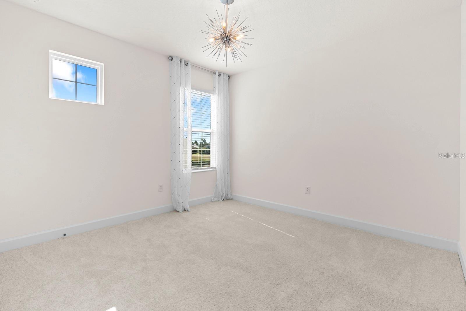 933 SIGNET DR — photo 34