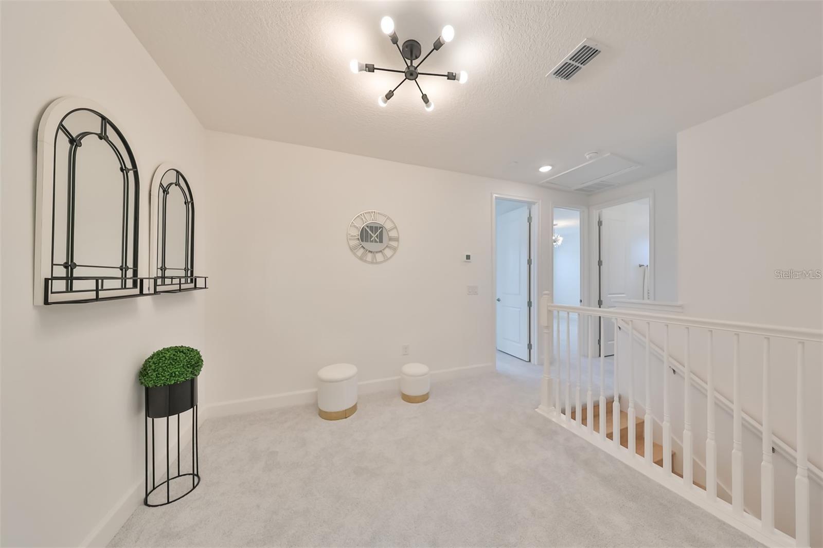 933 SIGNET DR — photo 26