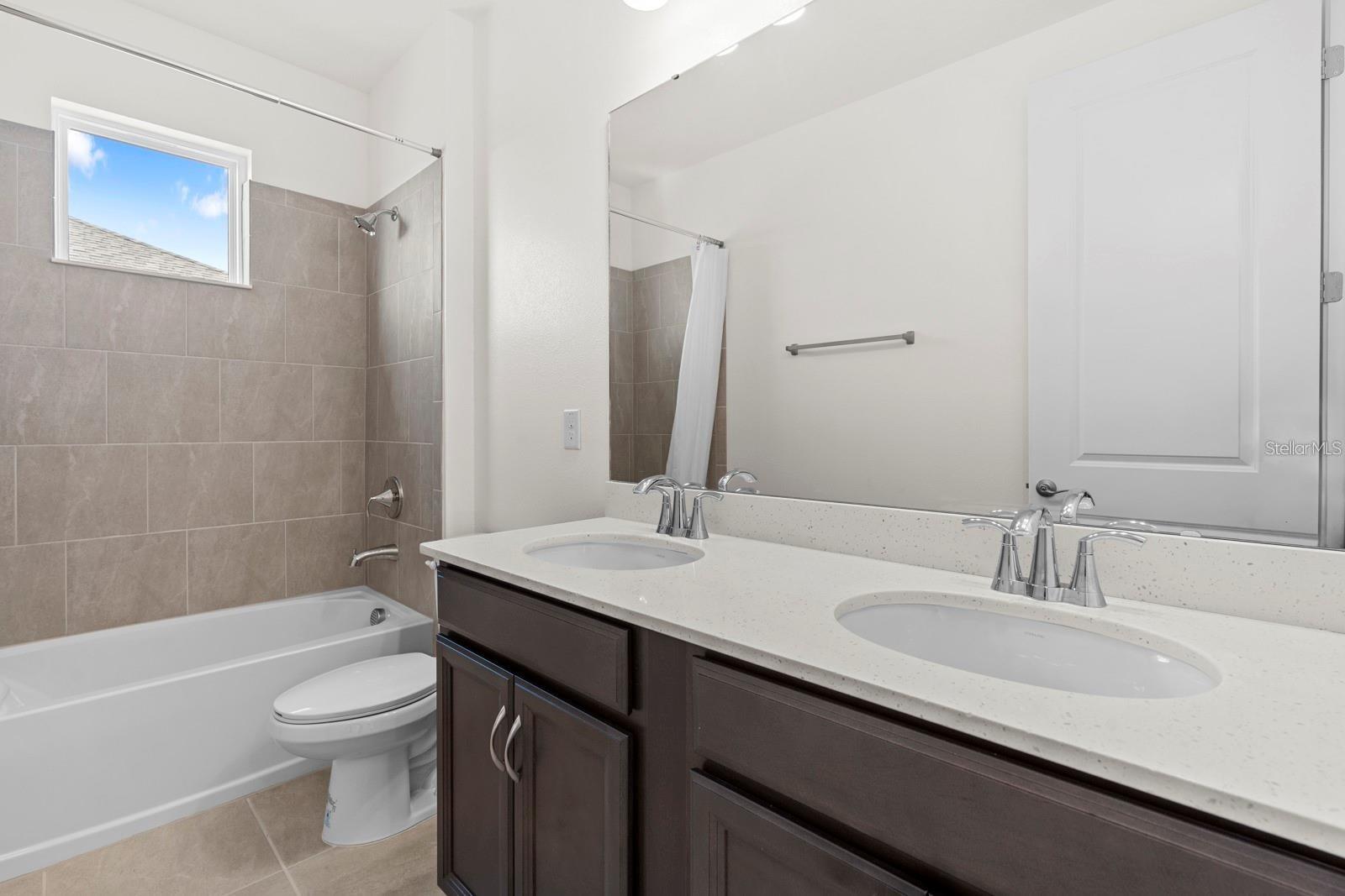 933 SIGNET DR — photo 43