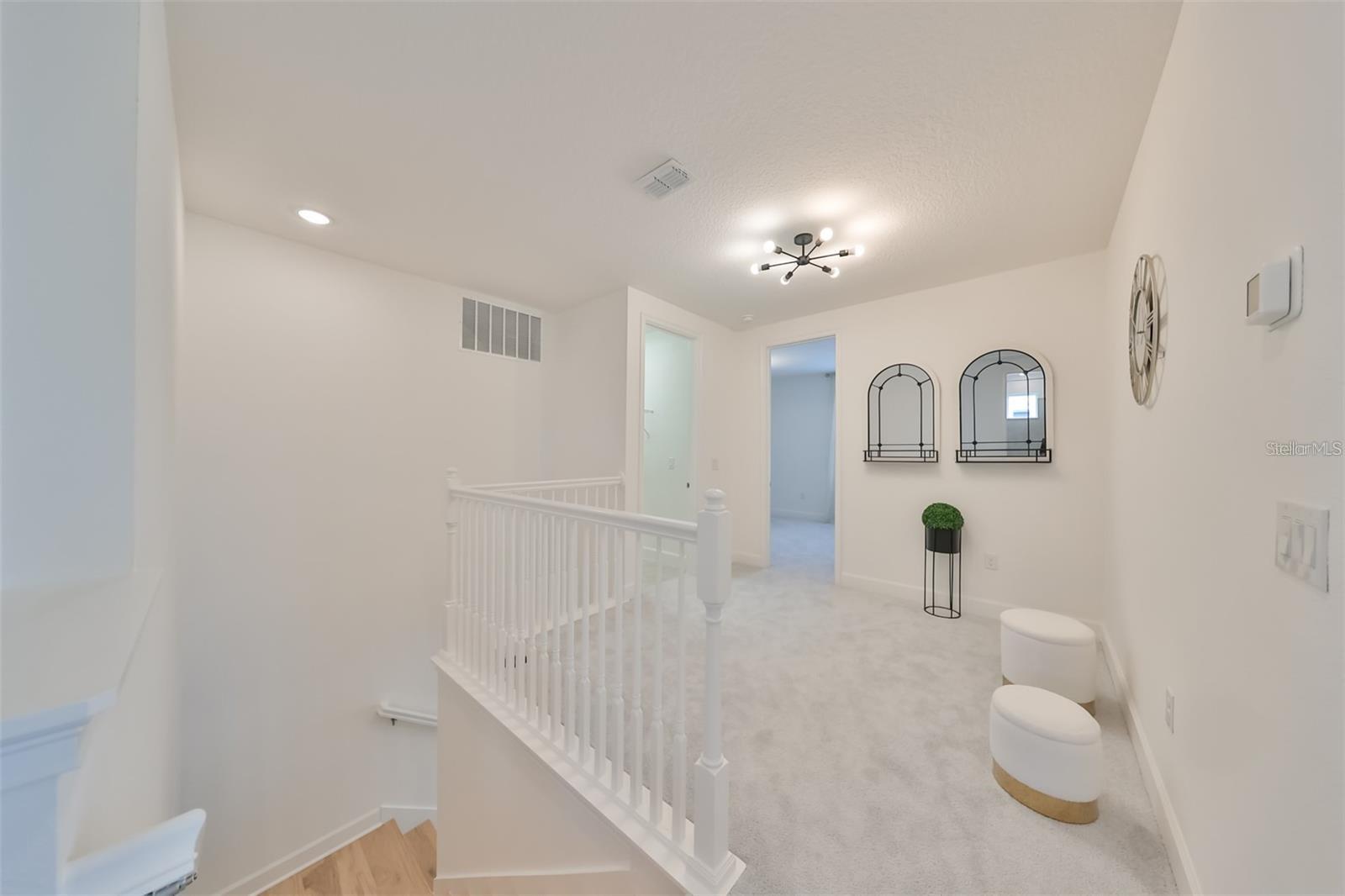 933 SIGNET DR — photo 27