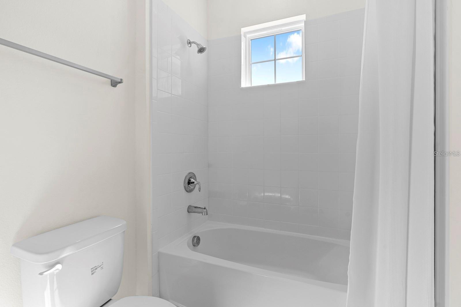 933 SIGNET DR — photo 32