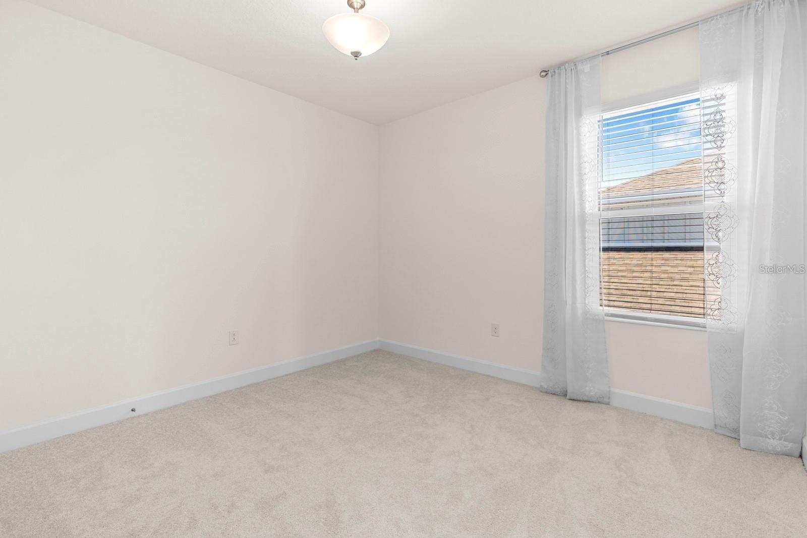 933 SIGNET DR — photo 29