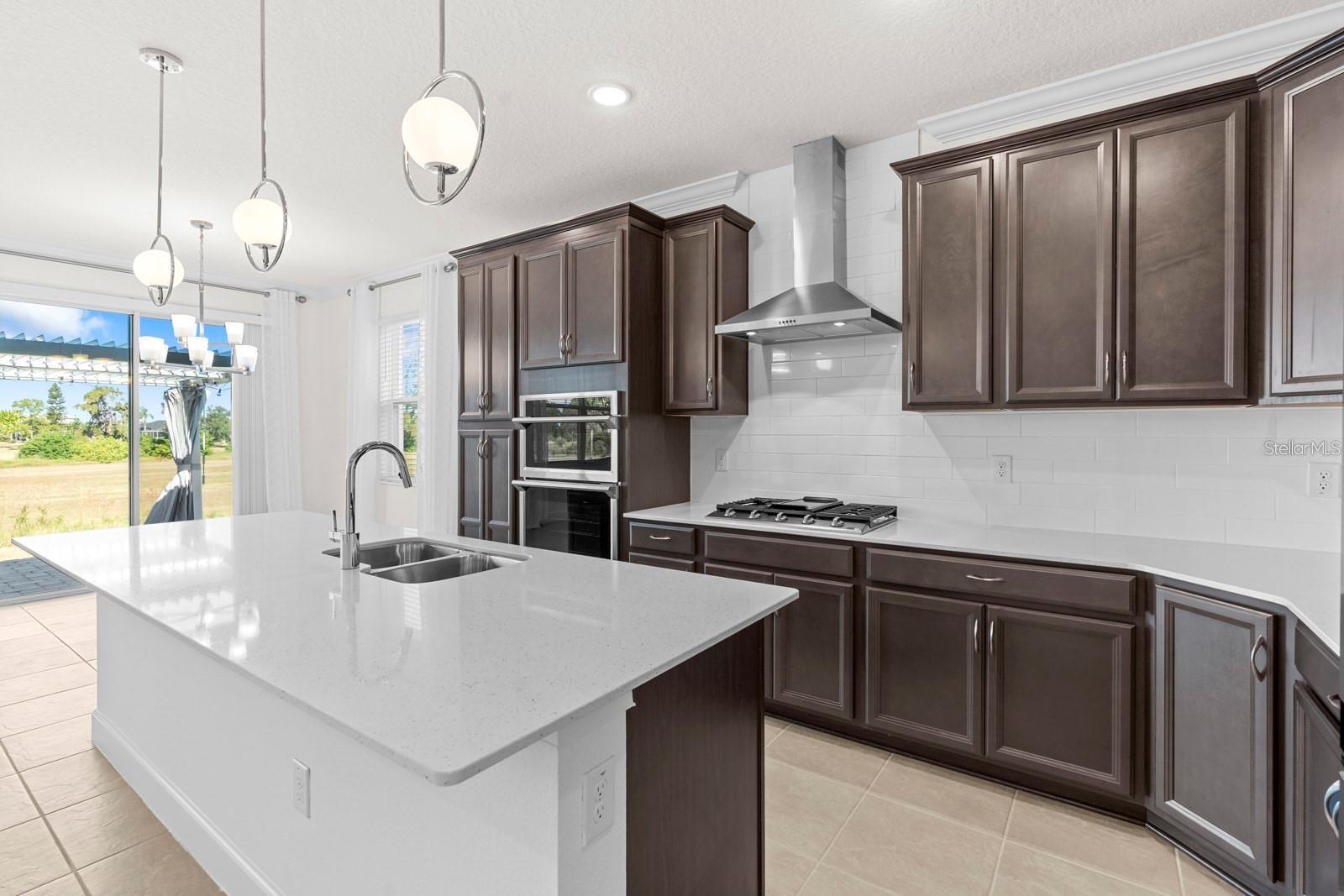 933 SIGNET DR — photo 8