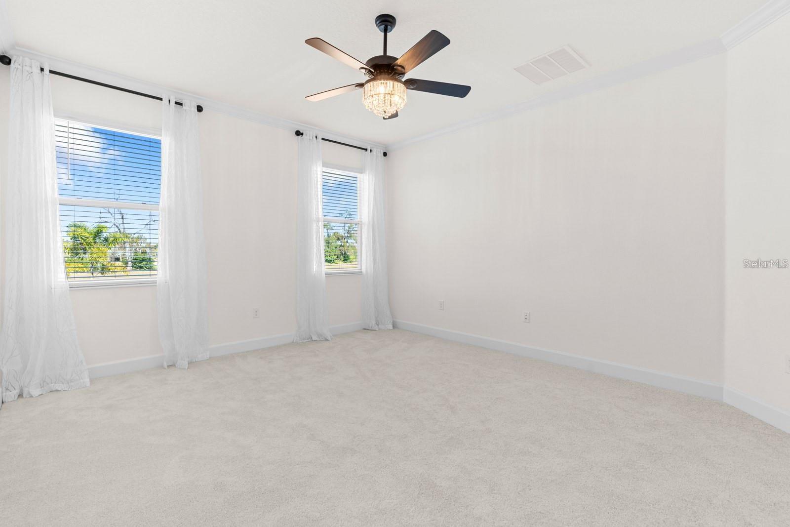 933 SIGNET DR — photo 18