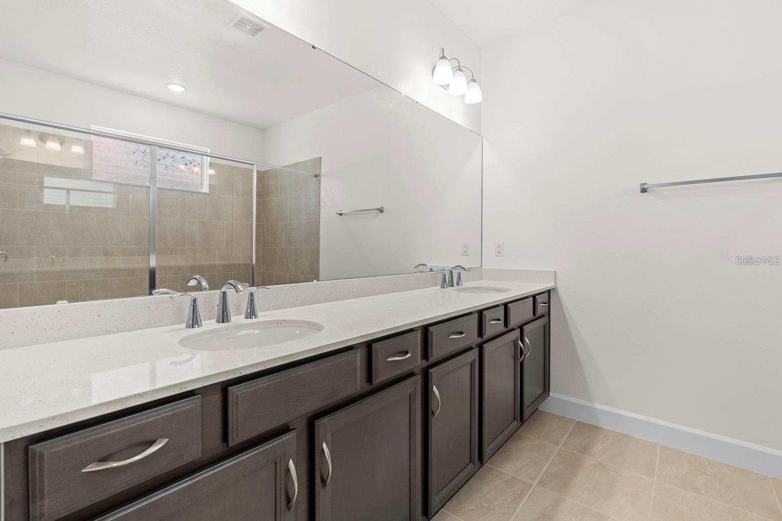 933 SIGNET DR — photo 20