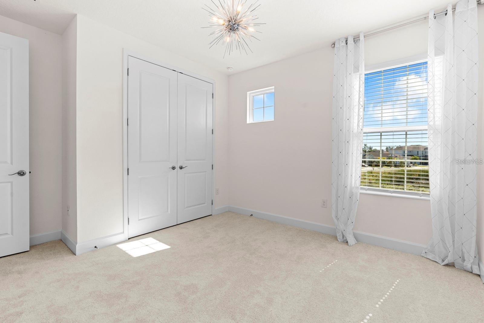 933 SIGNET DR — photo 35