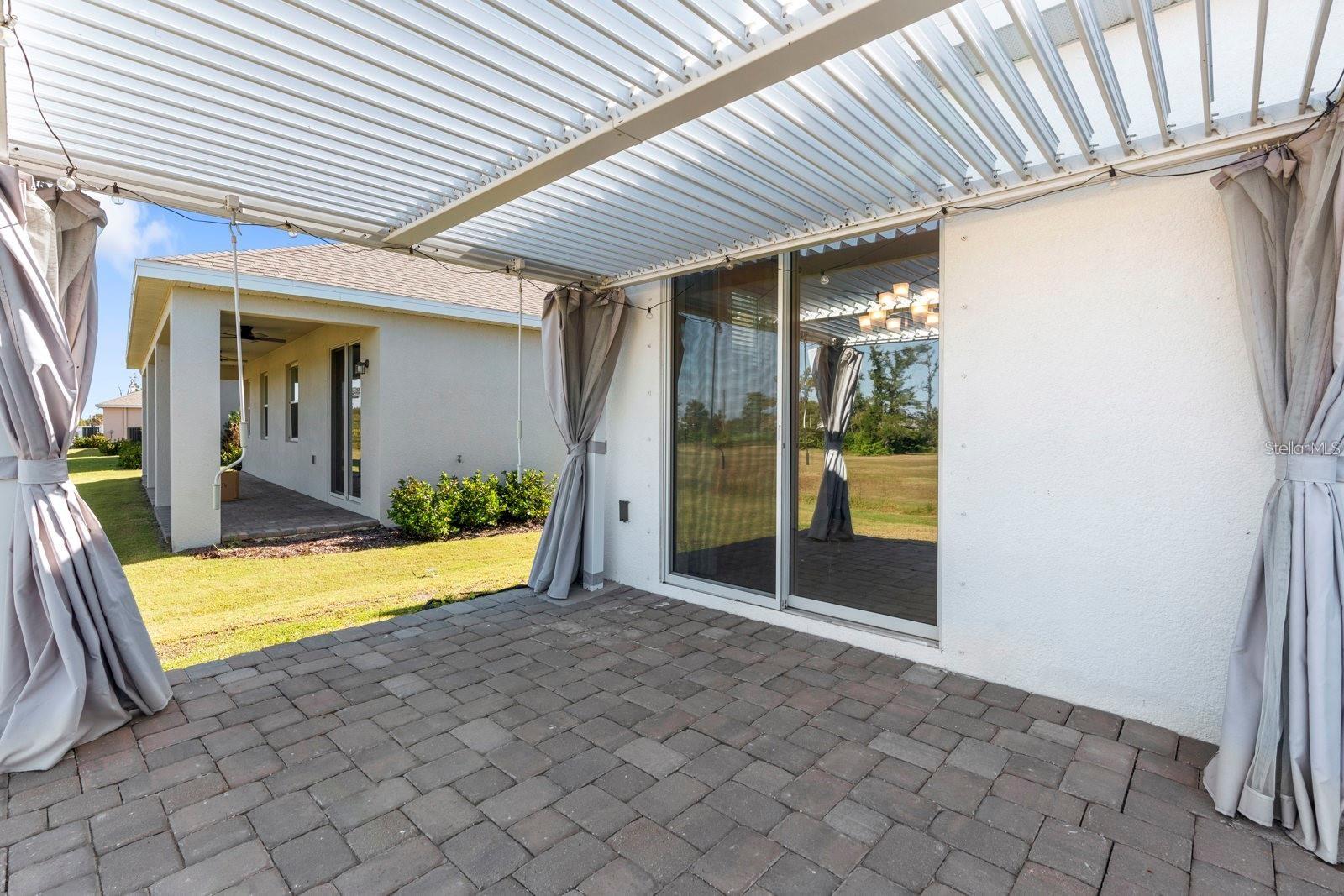 933 SIGNET DR — photo 45