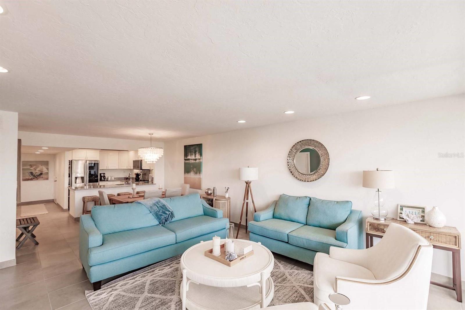1125 W PEPPERTREE DR #407 — photo 2