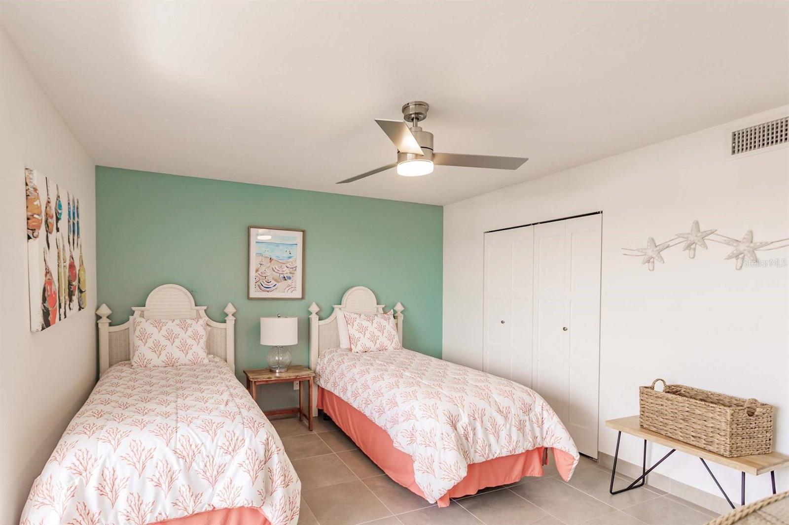 1125 W PEPPERTREE DR #407 — photo 16