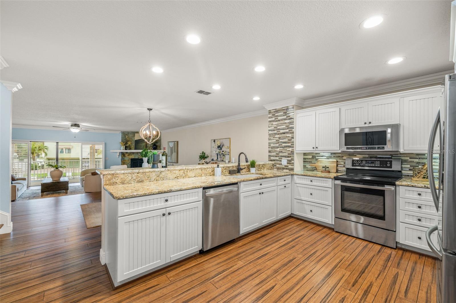 533 SANDY HOOK RD — photo 16