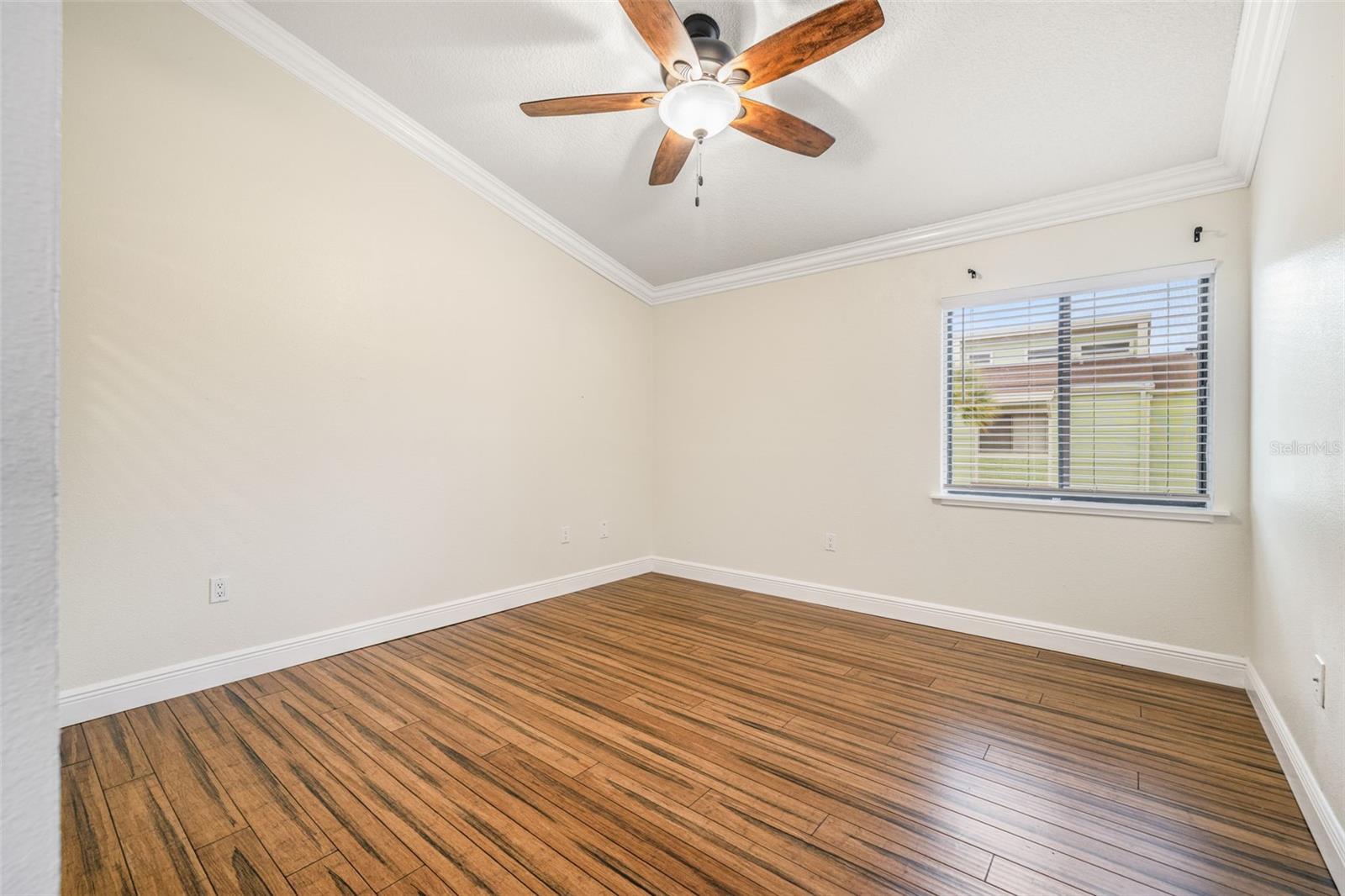 533 SANDY HOOK RD — photo 27