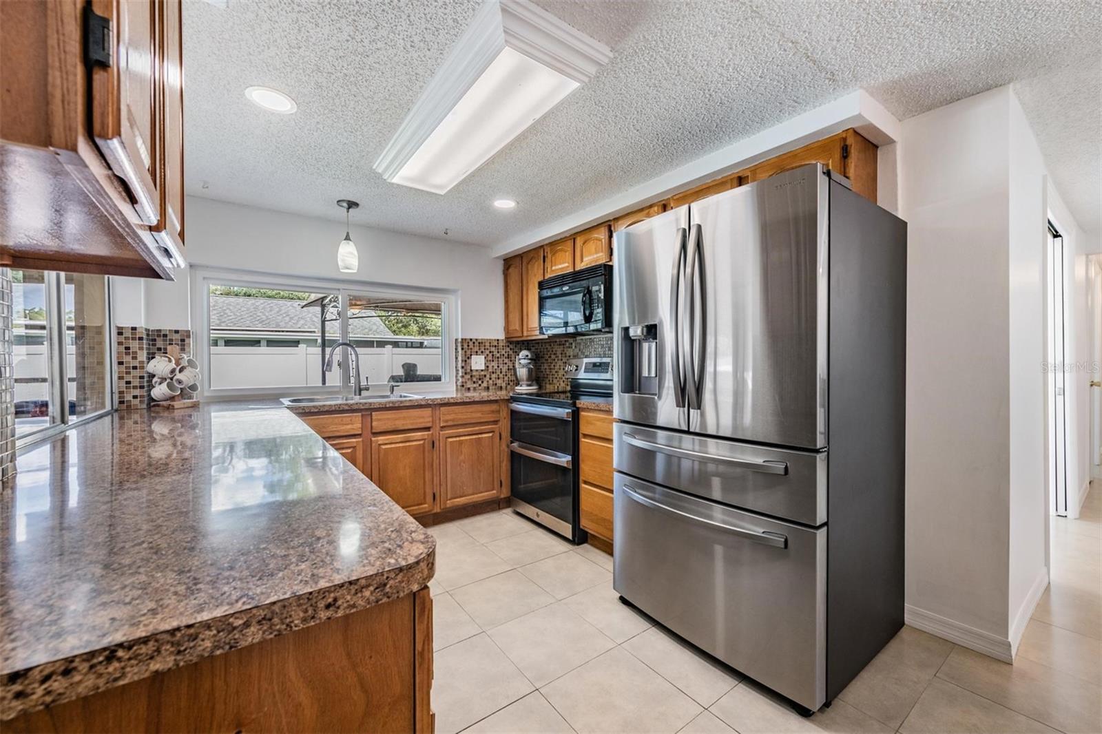 3849 CLAREMONT DR — photo 5
