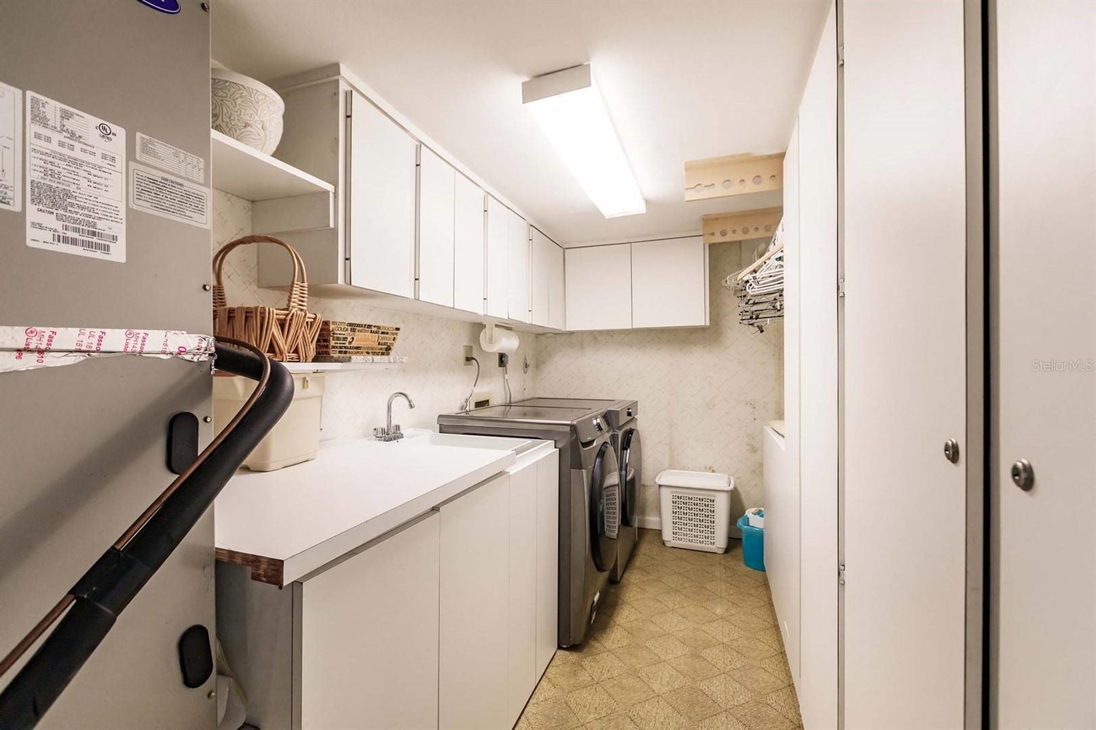 1055 W PEPPERTREE DR #802AA — photo 25