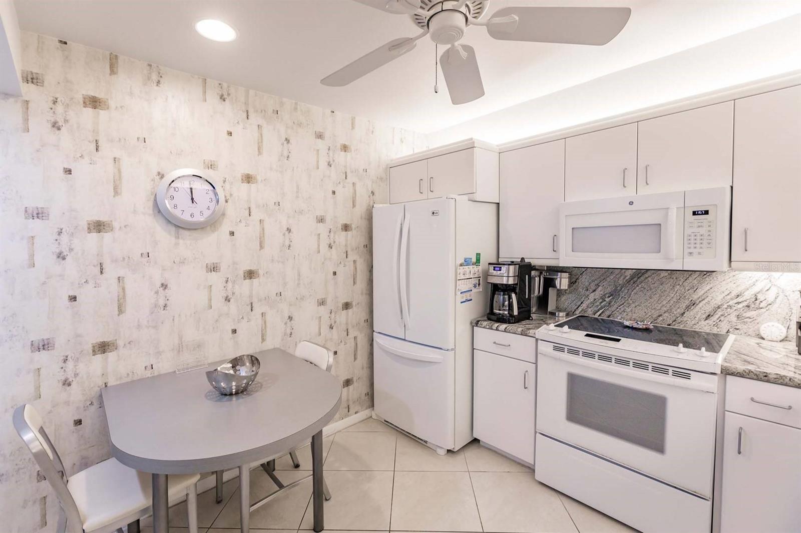 1055 W PEPPERTREE DR #802AA — photo 9