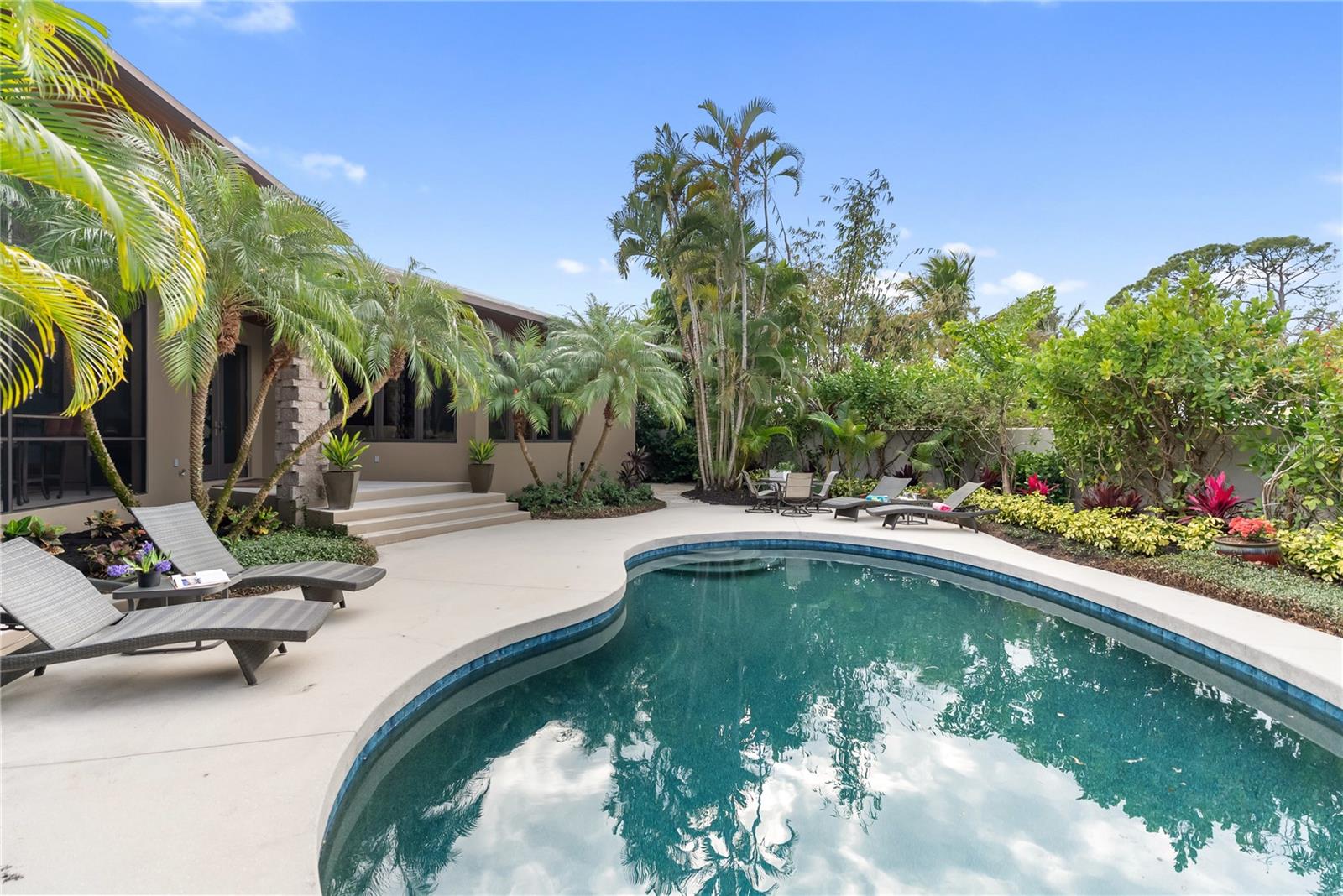 1804 N LAKE SHORE DR — photo 15