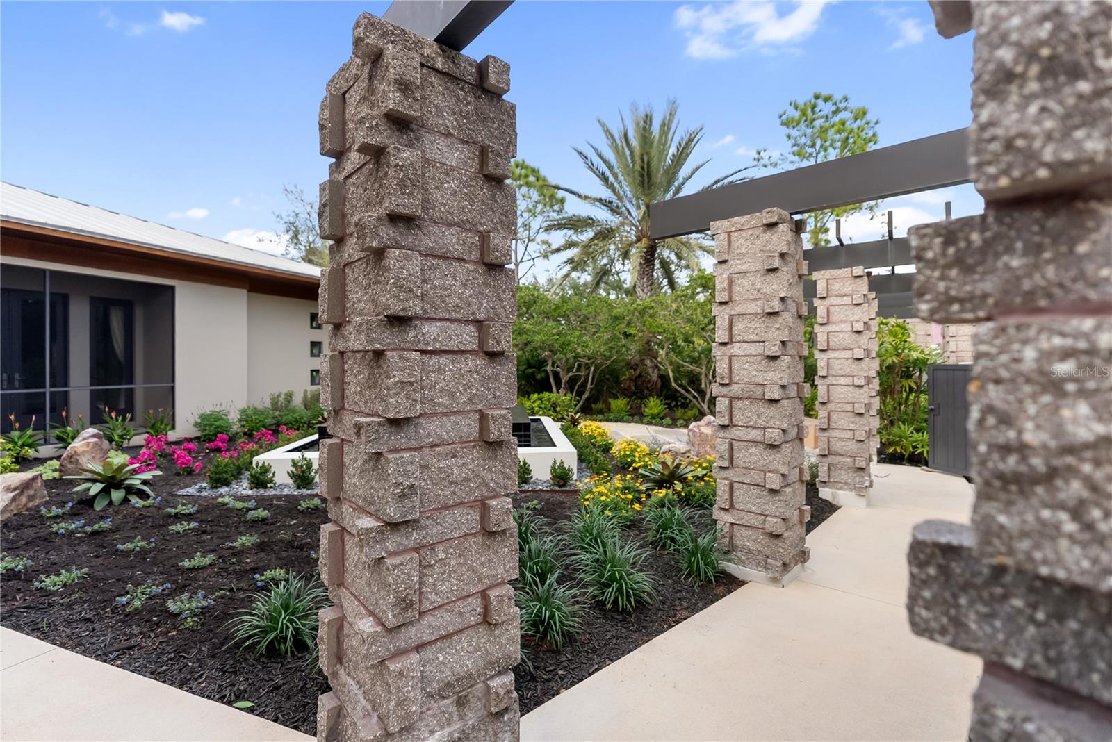 1804 N LAKE SHORE DR — photo 27
