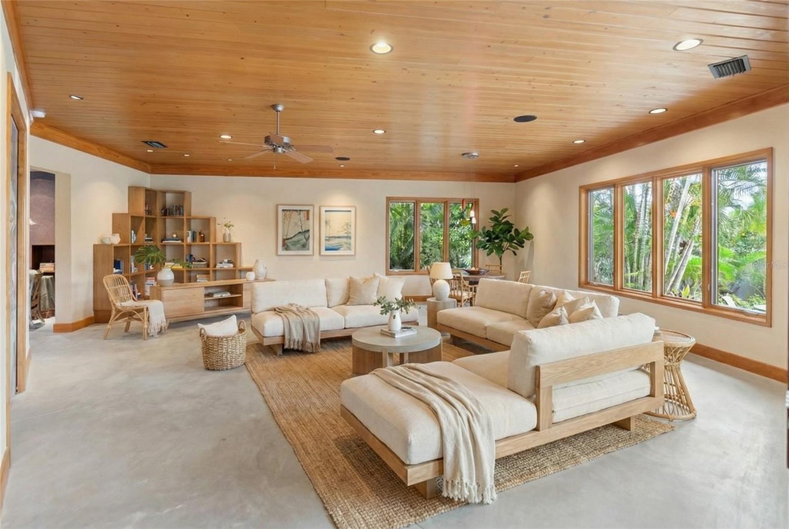 1804 N LAKE SHORE DR — photo 14