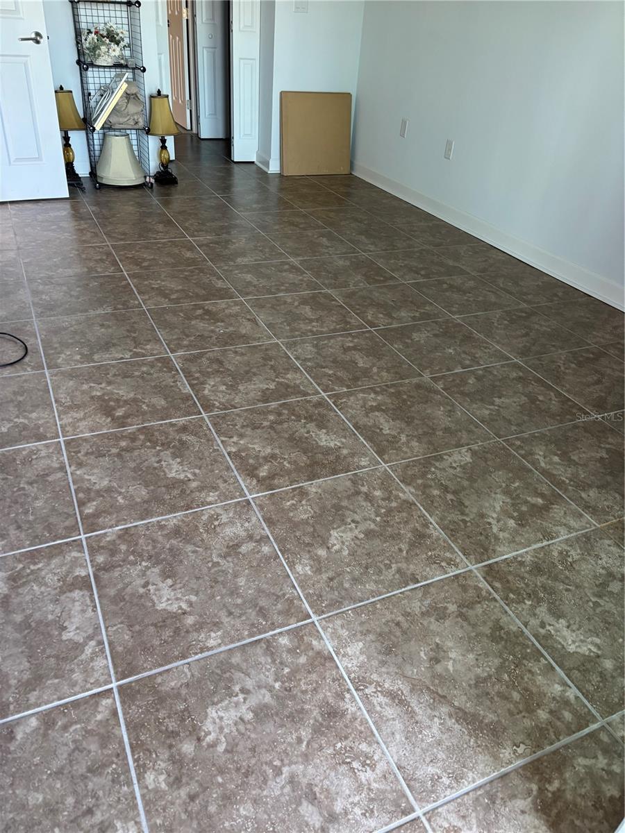 4725 COVE CIR #104 — photo 7