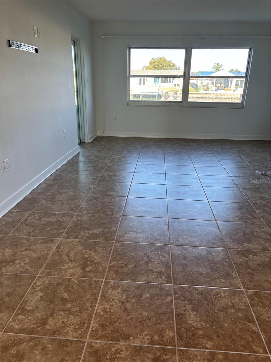 4725 COVE CIR #104 — photo 14