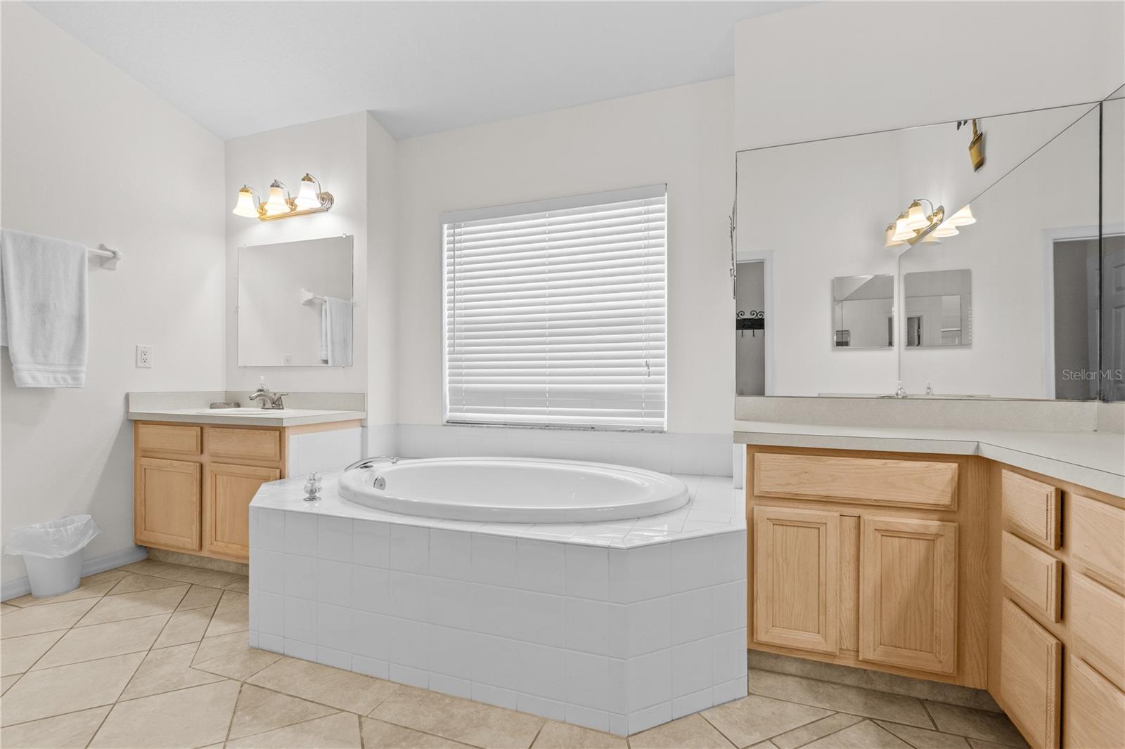 4805 BOOKELIA CIR — photo 20