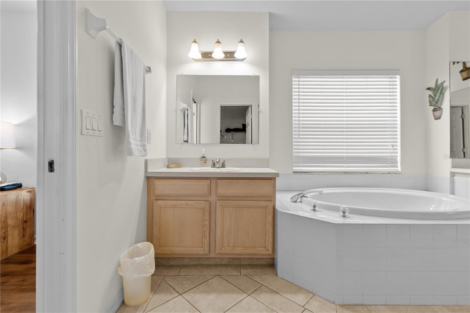 4805 BOOKELIA CIR — photo 19