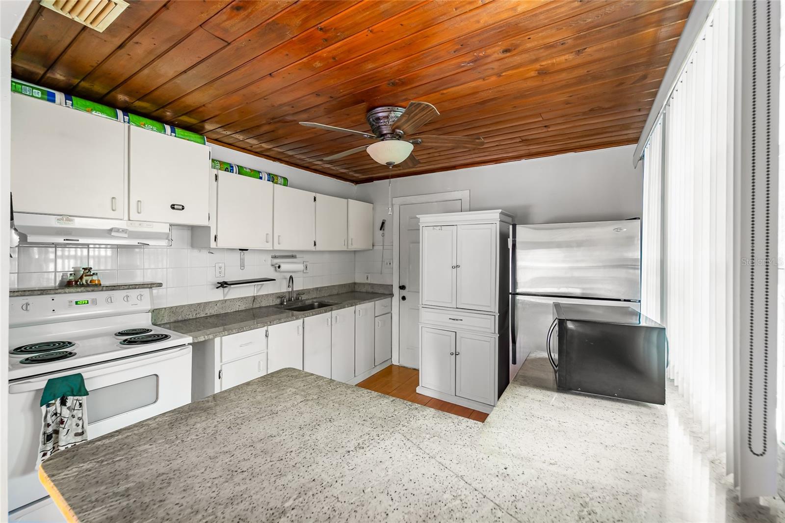10001 N ARDEN AVE — photo 9