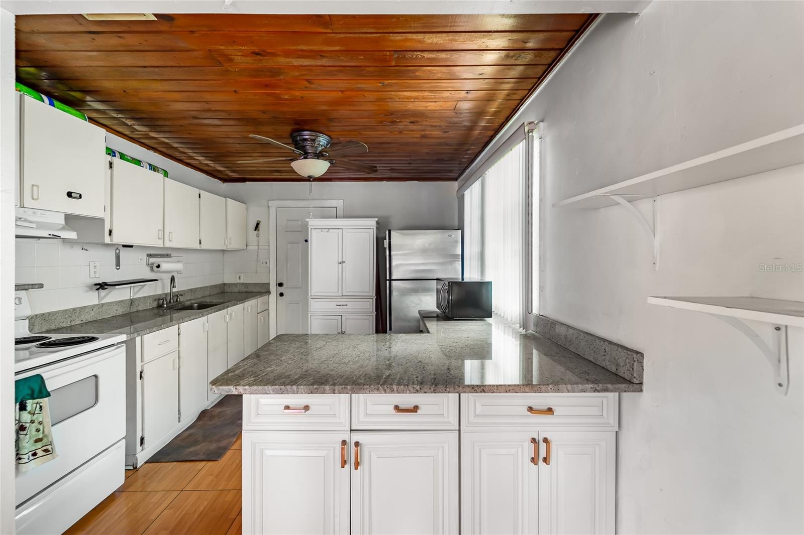 10001 N ARDEN AVE — photo 10