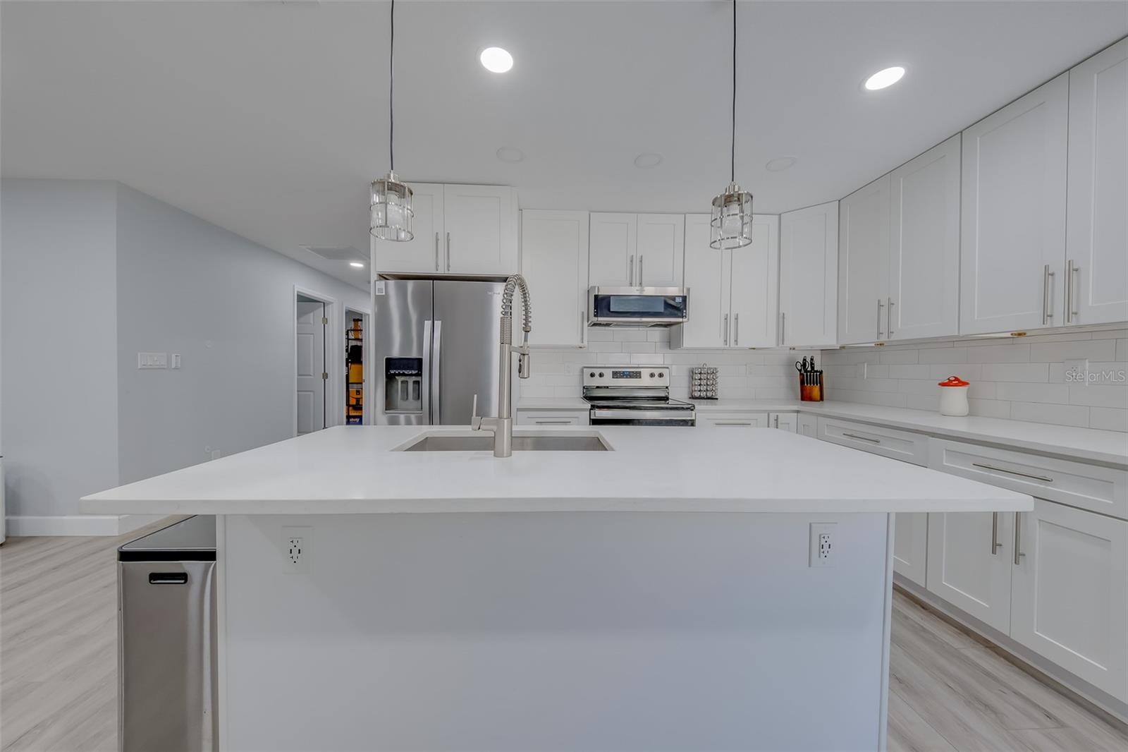 1814 SYLVAN DR — photo 5