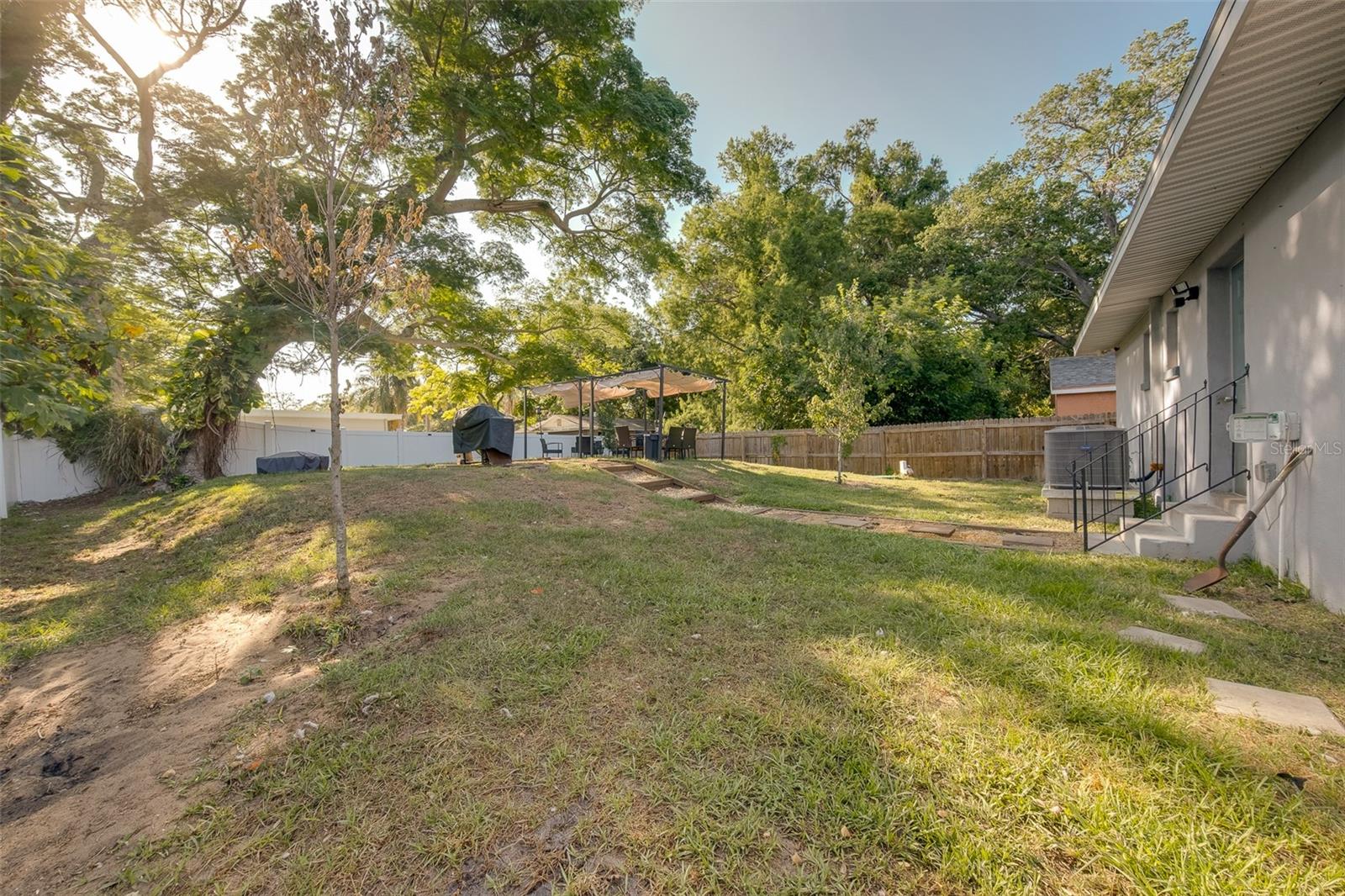 1814 SYLVAN DR — photo 25