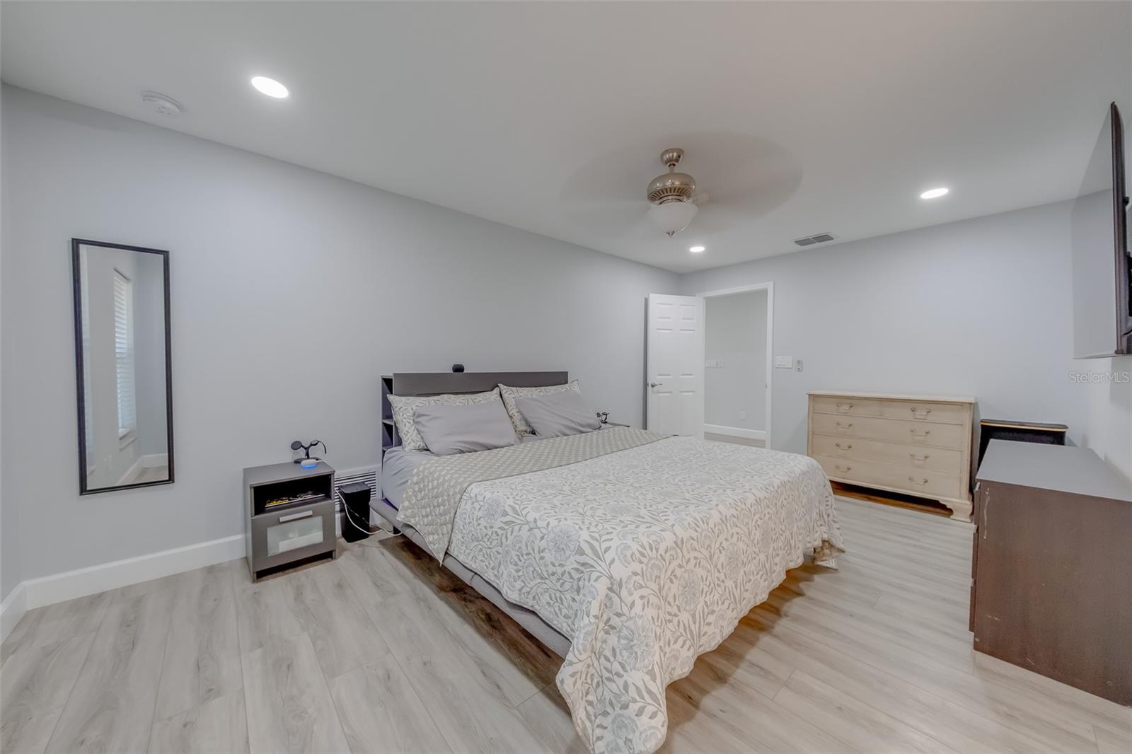 1814 SYLVAN DR — photo 15