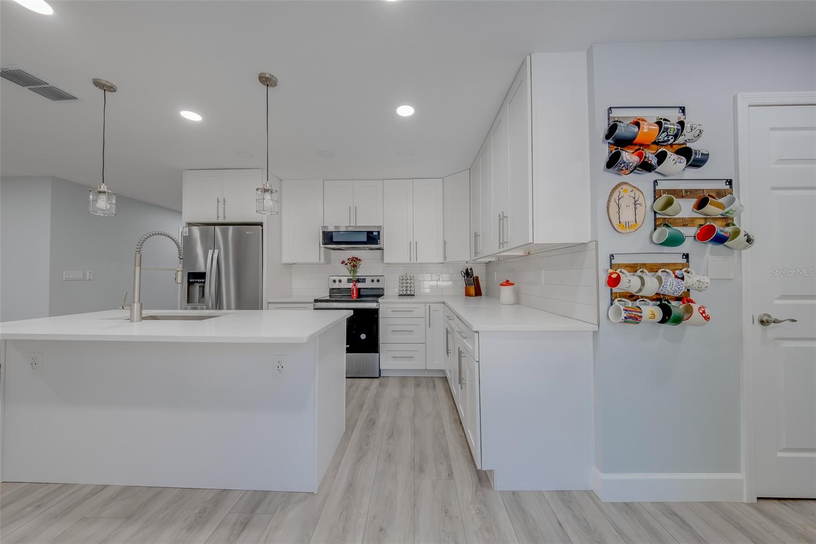 1814 SYLVAN DR — photo 8
