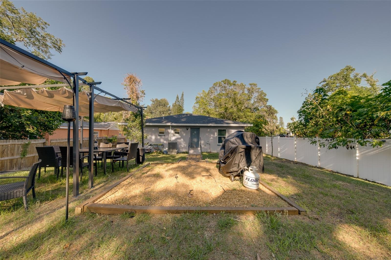 1814 SYLVAN DR — photo 27