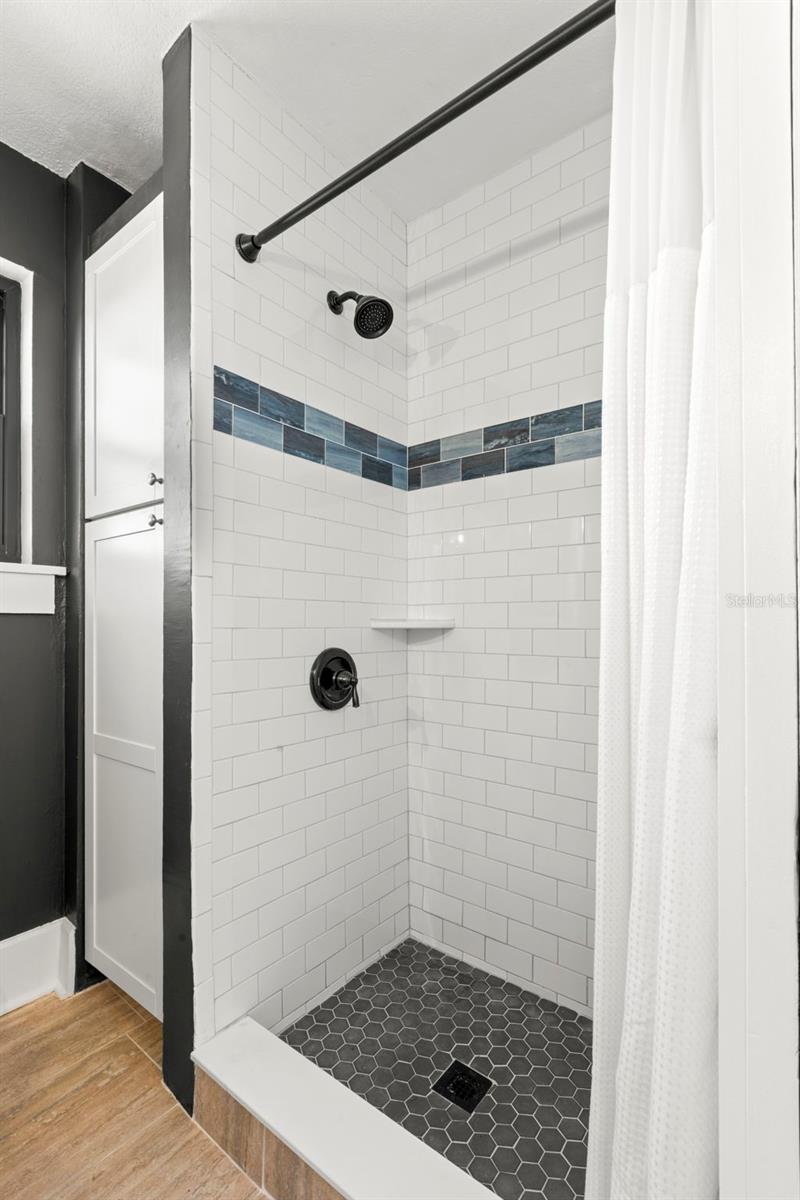 210 22ND AVE NE #15 — photo 14