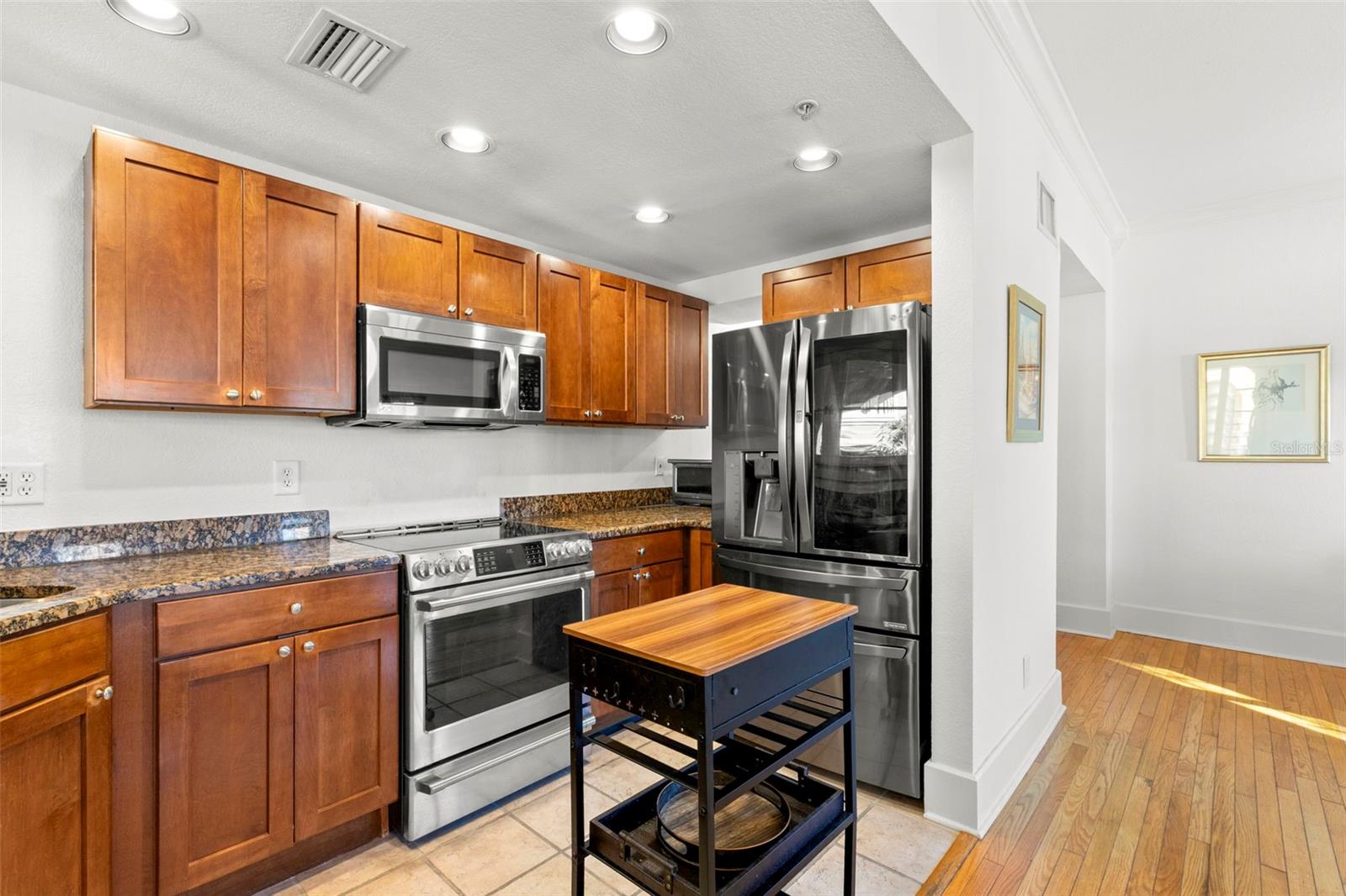 210 22ND AVE NE #15 — photo 10