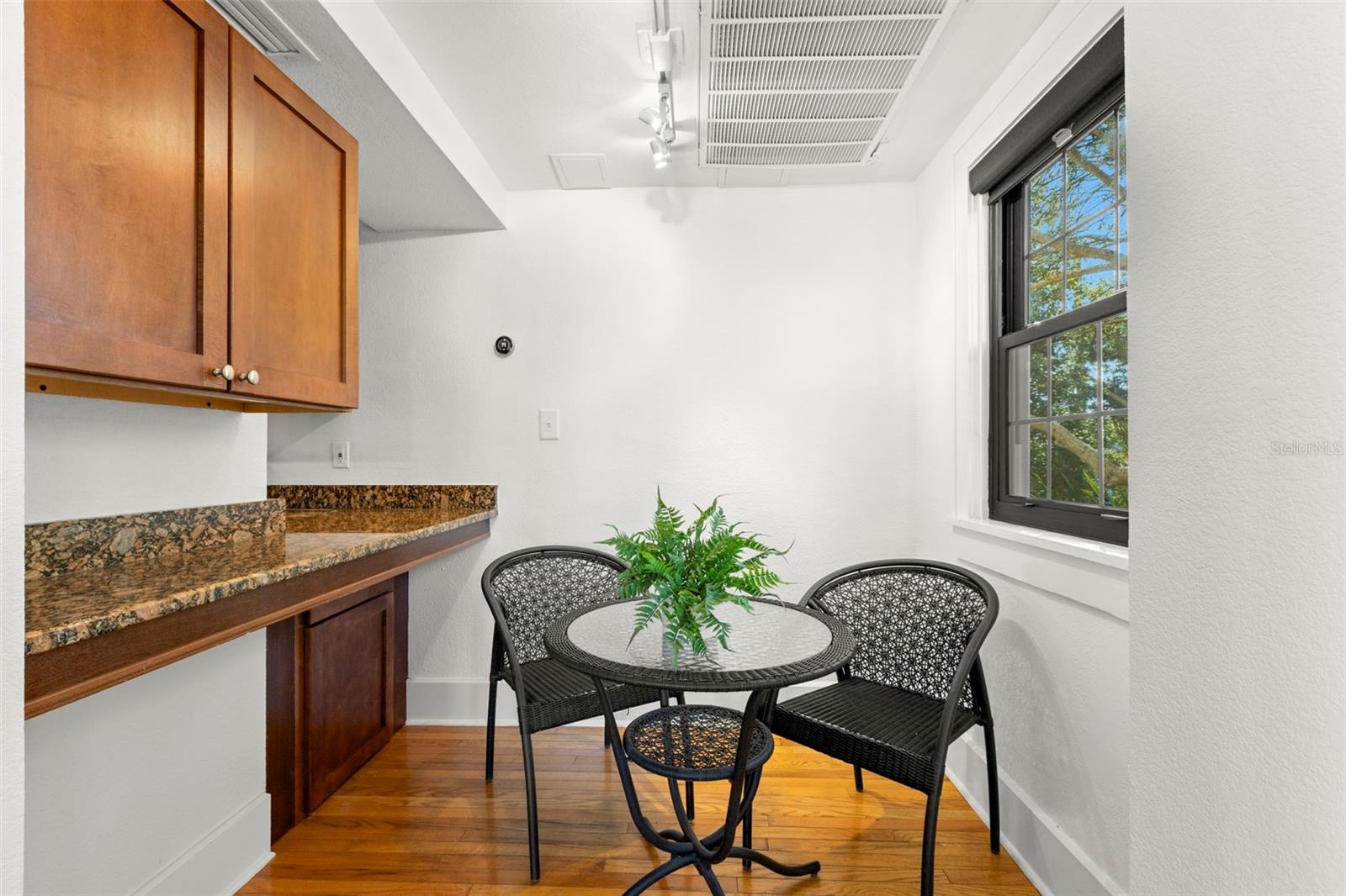 210 22ND AVE NE #15 — photo 12