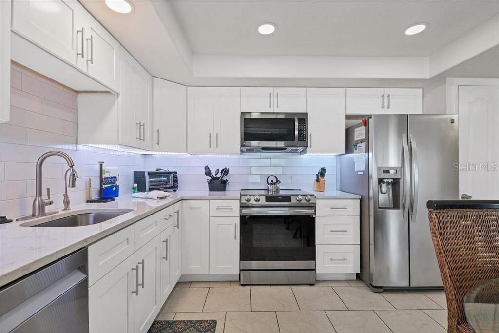 6154 MIDNIGHT PASS RD #103 — photo 4