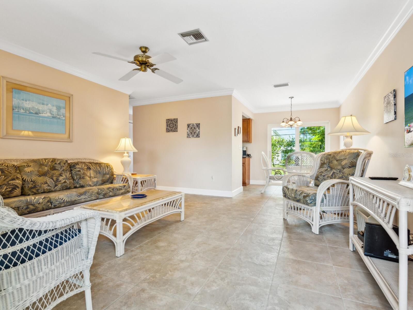 2153 PUEBLO CIR #V14 — photo 4