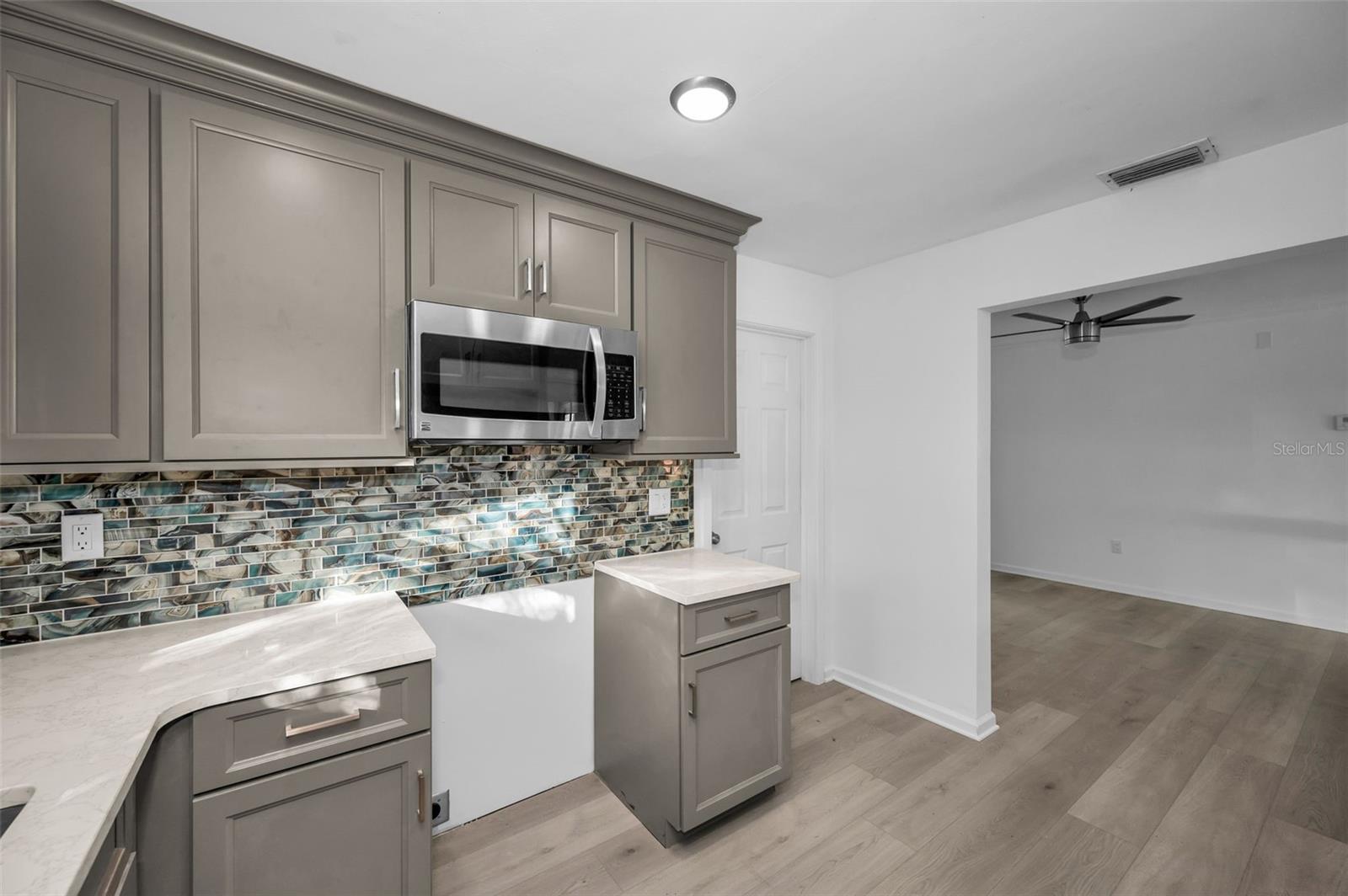 406 ORCHID LN — photo 9