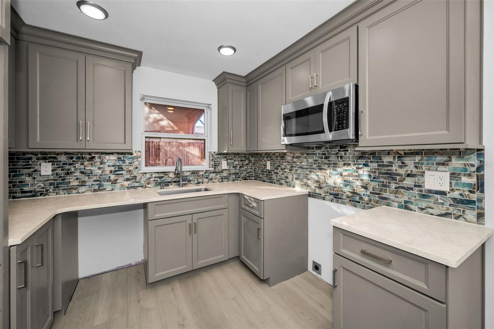 406 ORCHID LN — photo 8