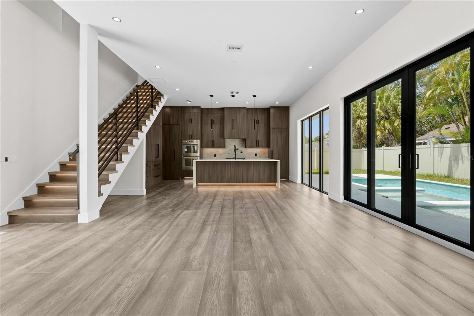 2604 SYDELLE ST — photo 31