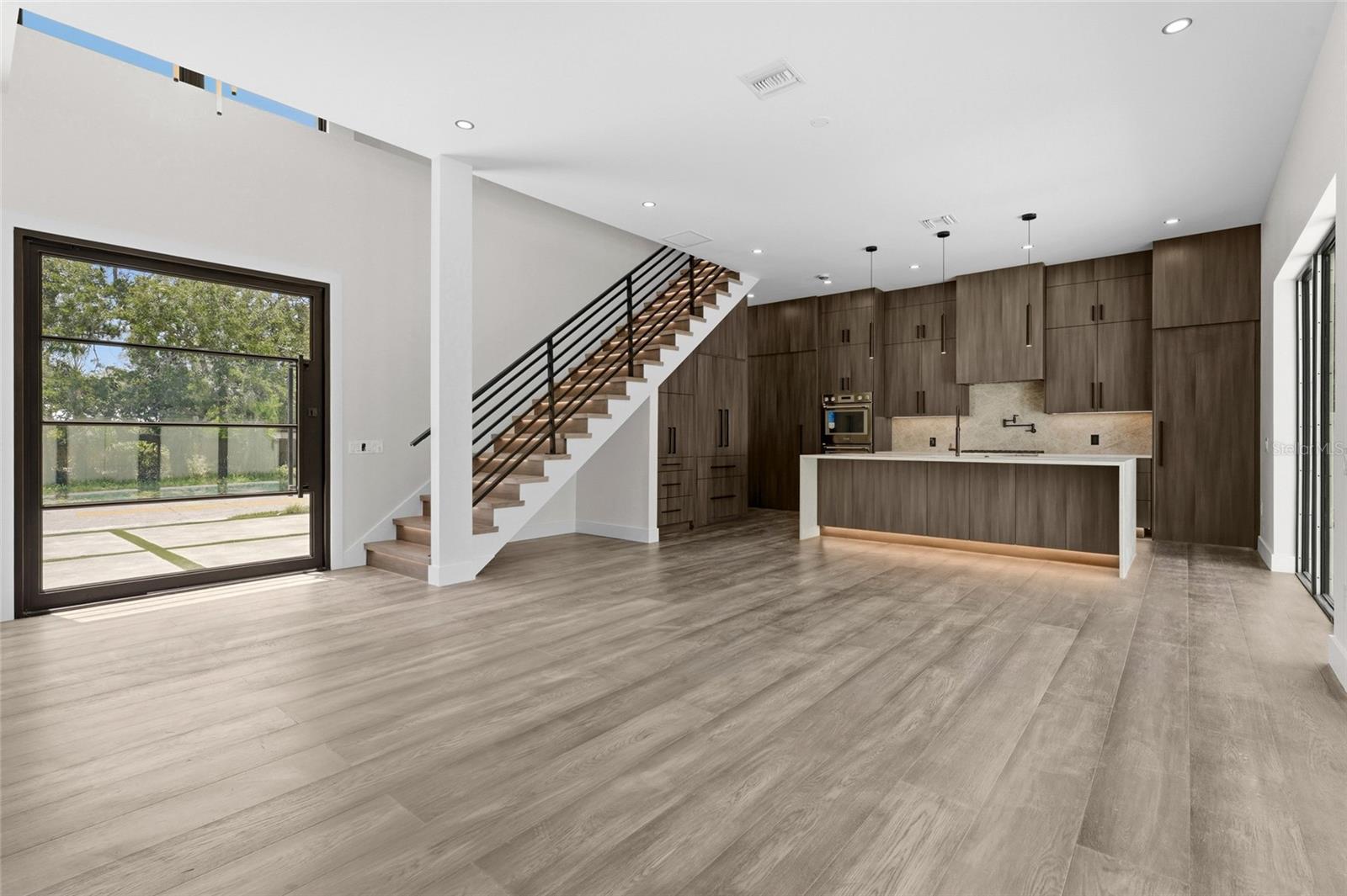 2604 SYDELLE ST — photo 35