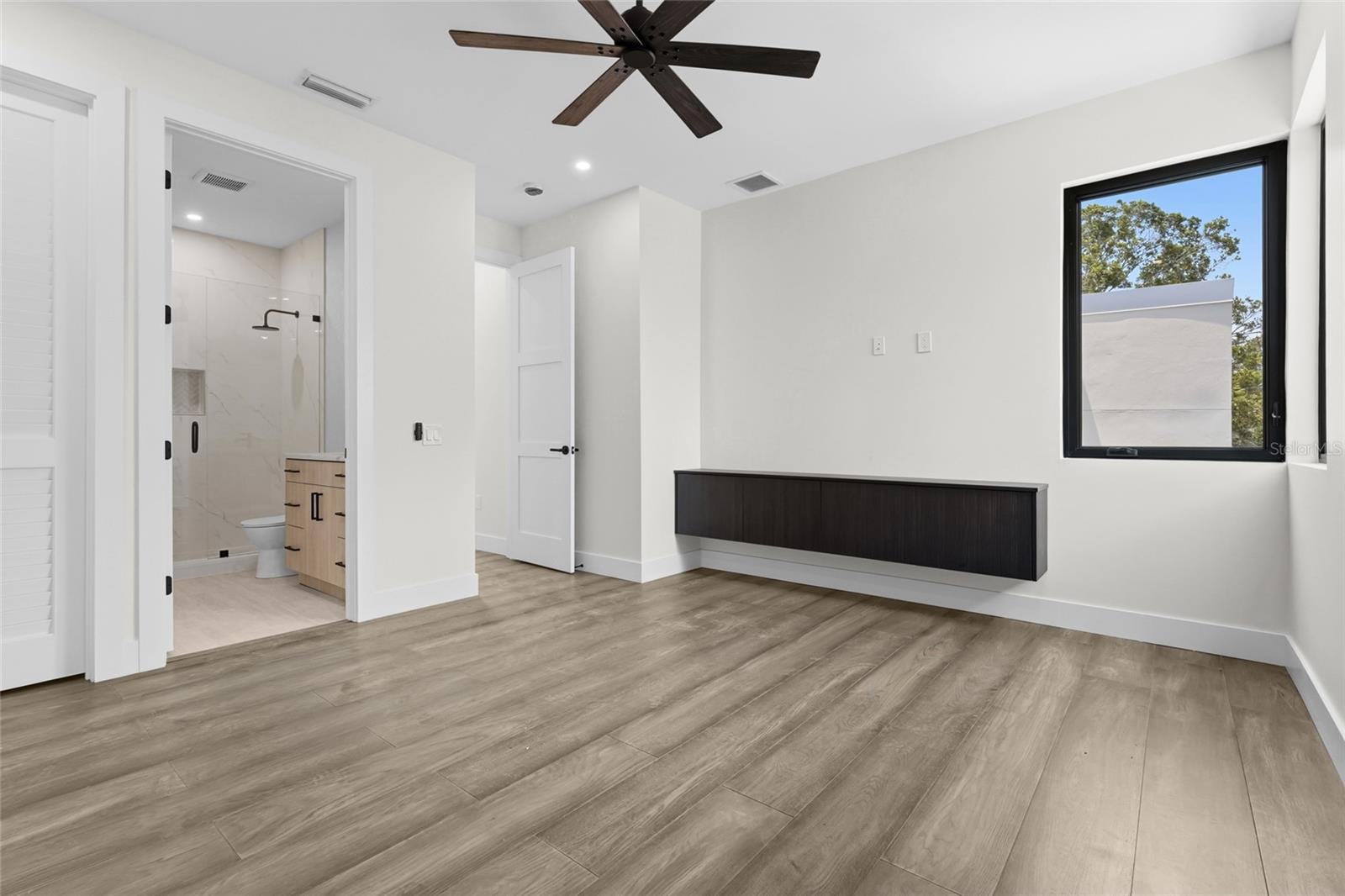 2604 SYDELLE ST — photo 70