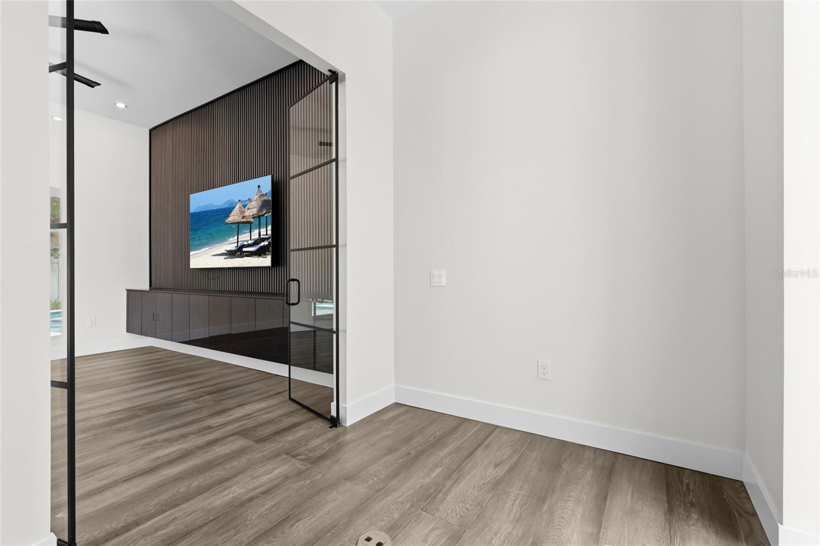 2604 SYDELLE ST — photo 48