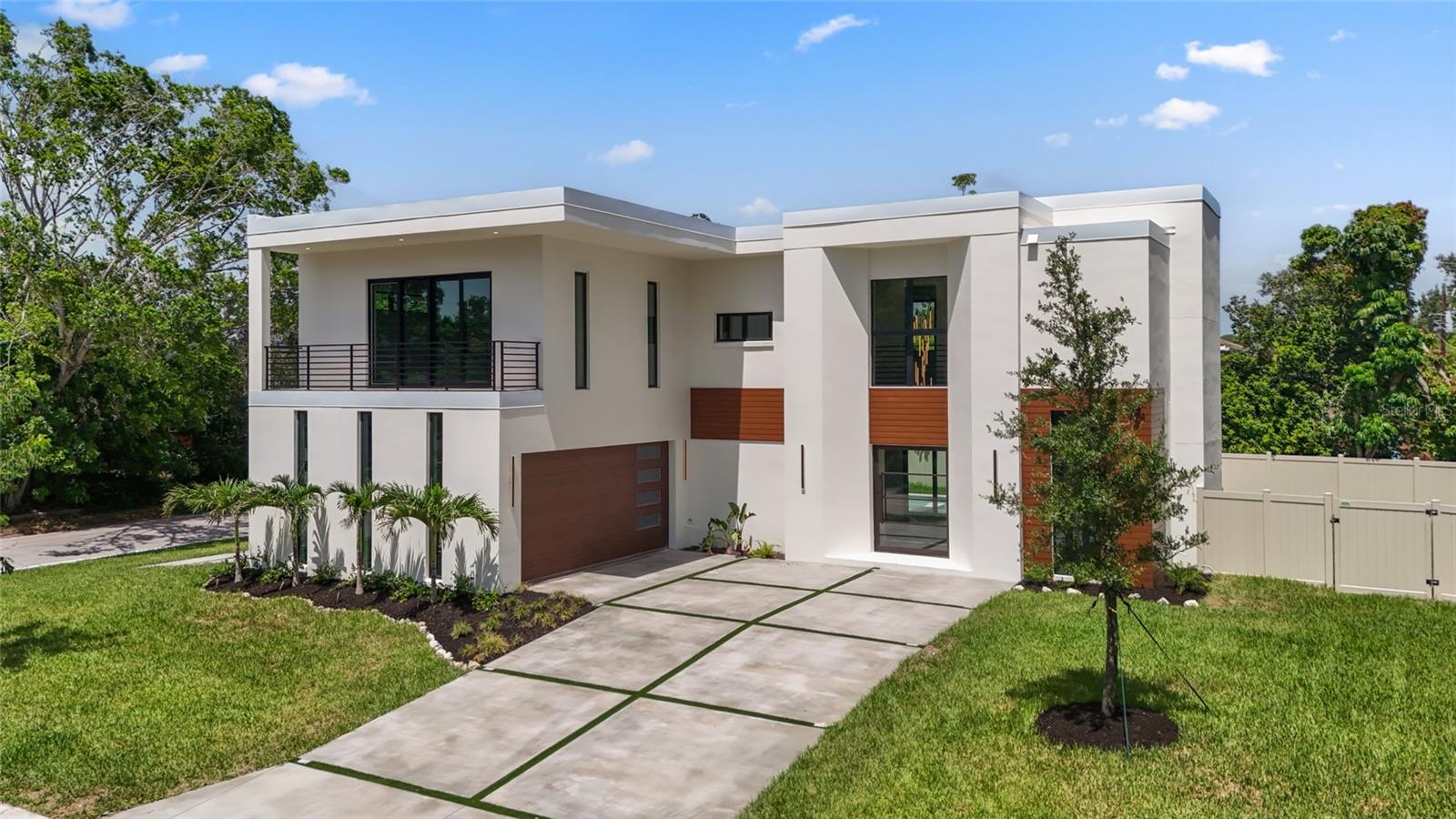 2604 SYDELLE ST — photo 82