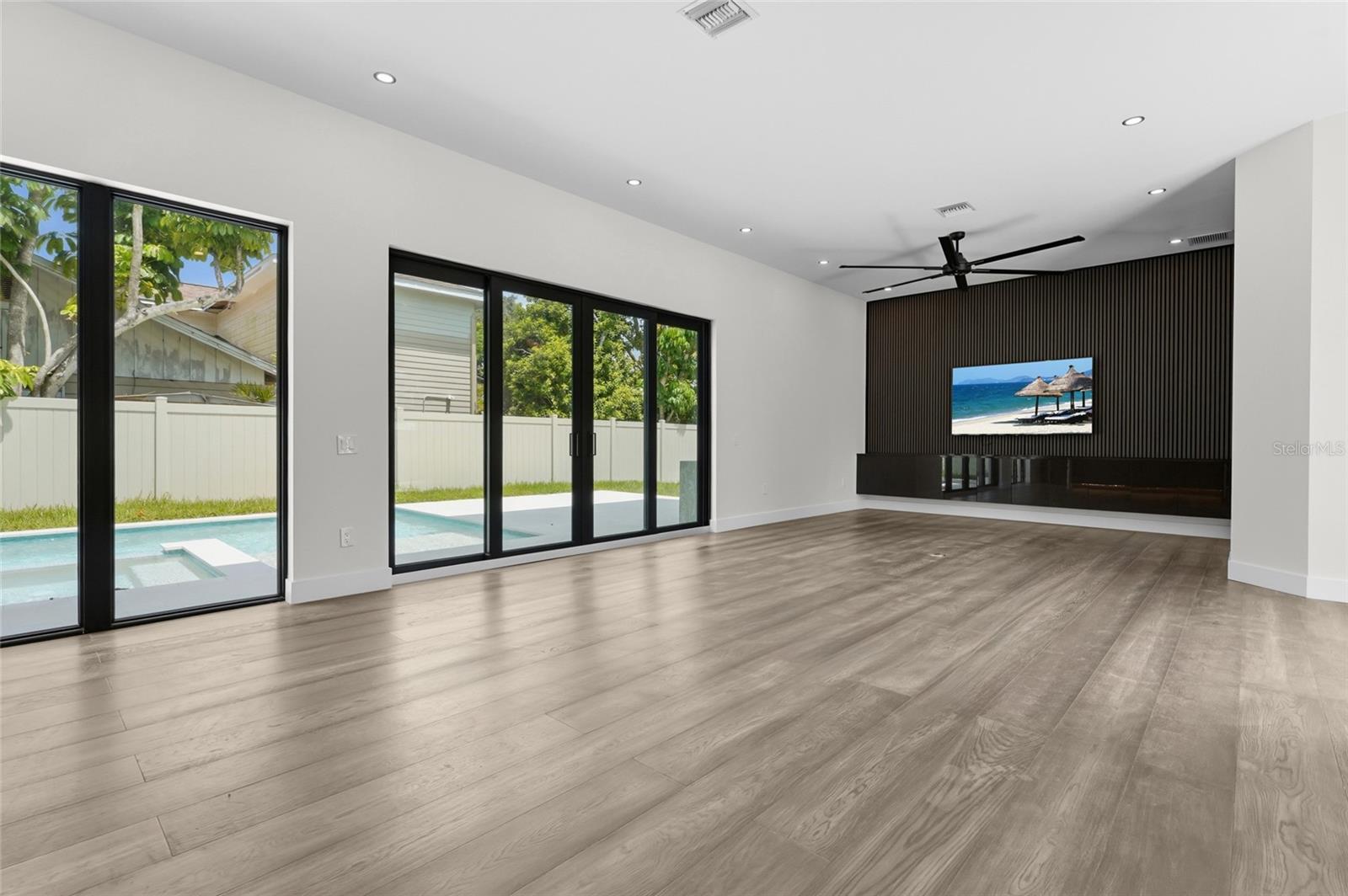 2604 SYDELLE ST — photo 33