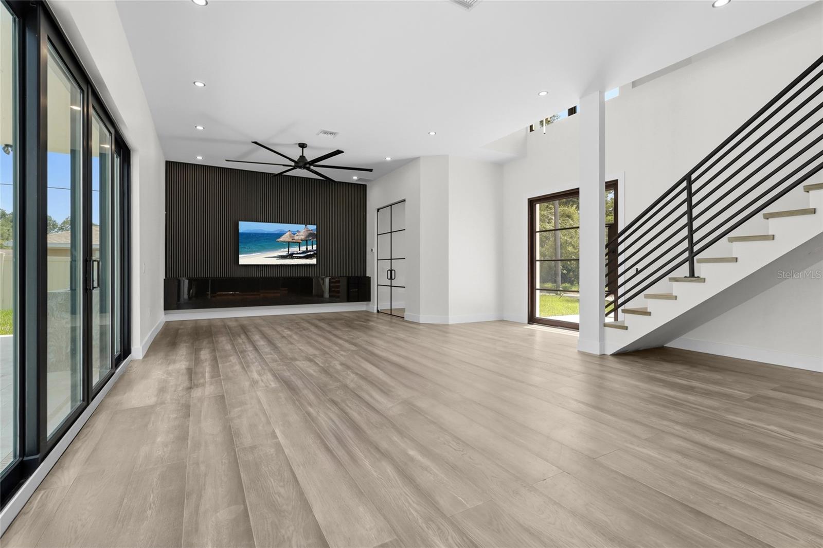 2604 SYDELLE ST — photo 32