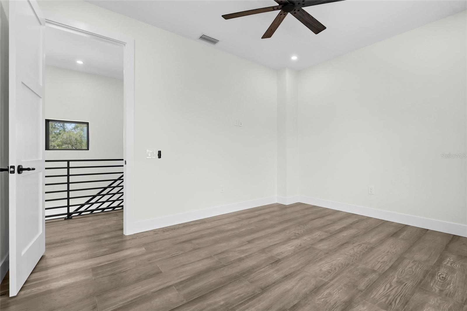 2604 SYDELLE ST — photo 63